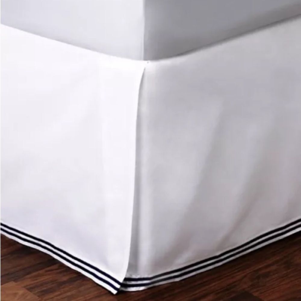 HUDSON PARK COLLECTION Italian Linens King Bedskirt, white/stripe Navy Blue